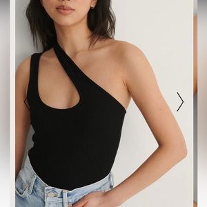 NA-KD Asymmetric Ribbed Top